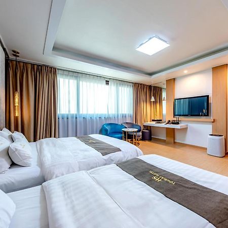 Hs Tourist Hotel Йосу Экстерьер фото