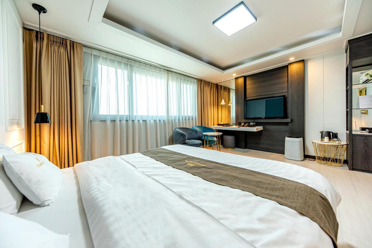 Hs Tourist Hotel Йосу Экстерьер фото